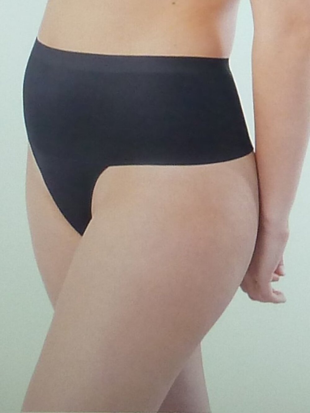 NEW 2 PACK MAIDENFORM SIZE XXL SHAPING THONGS-NUDE AND BLACK